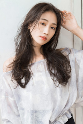 【S.BROOM】大人センターパートゆる巻きレイヤー