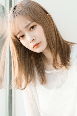 【S.BROOM】ベージュ系でこなれたナチュラルストレート