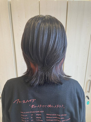 ウルフカット/暗色/袖カラー