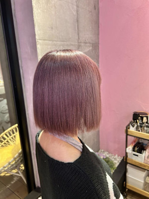 ピンクベージュ