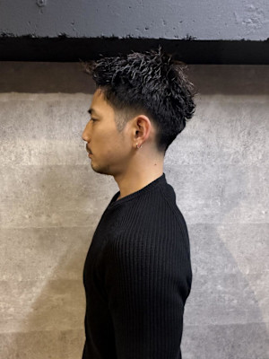 女性ウケ満点　ビジネスにも強いテーパーフェード