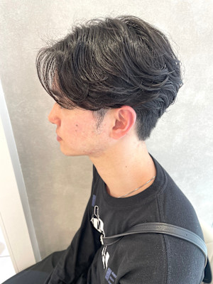 トレンドモテヘア【ニュアンスパーマ】毛流れパーマ/刈り上げ