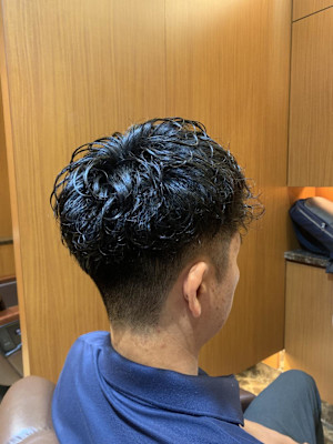 前下がりパーマ