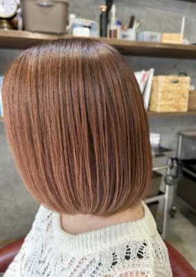 ピンクベージュ×ボブ