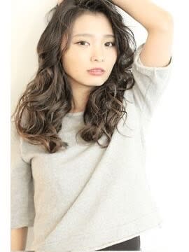 est hair by friends 新宿店×ロング