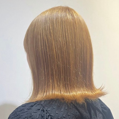 切りっぱなし×ブロンドヘア
