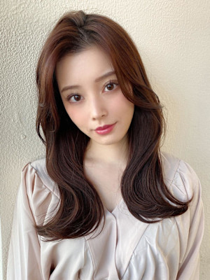 イメチェン後れ毛が可愛い顔周りレイヤー美髪アッシュベージュ