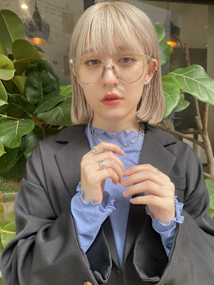 ホワイトベージュ