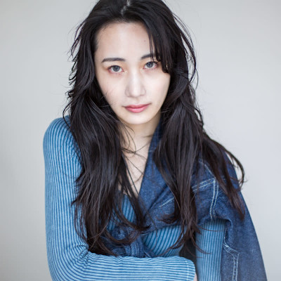 顔まわりレイヤー　ロングヘア