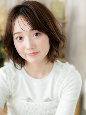 小顔ボブパーマ外ハネカールミディアムウルフ　韓国風巻き