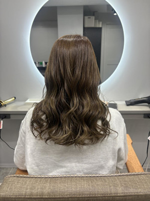 オリーブブラウン