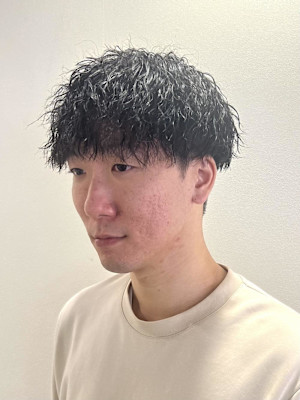 【平山明樹】緩め縦落ちスパイラルパーマ