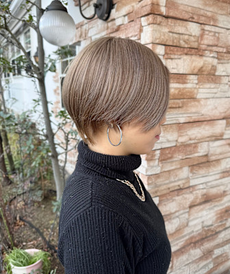 ホワイトアッシュカラー