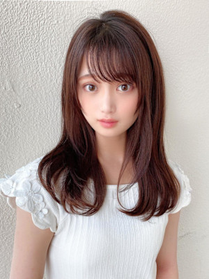 イメチェン後れ毛が可愛い顔周りレイヤー美髪アッシュベージュ 