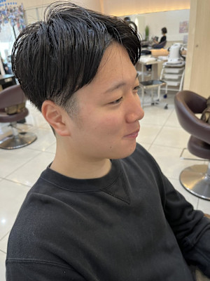 センターパート×ツーブロック