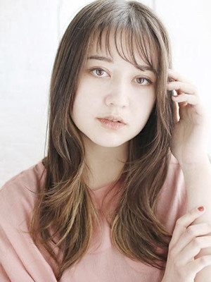 ショートバングの韓国風ヨシンモリスタイル