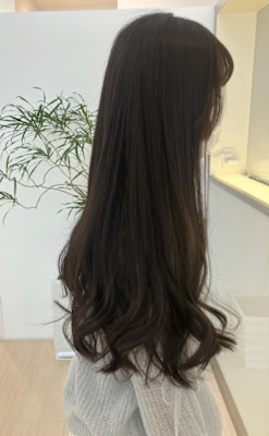 大人可愛い巻き髪スタイル