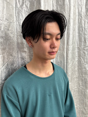 ステップボーンカットメンズショート/センターパート