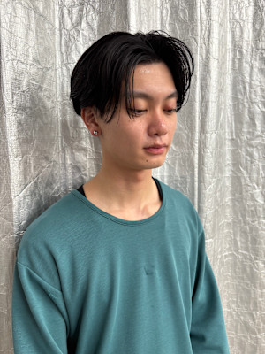 ステップボーンカットメンズショート/センターパート