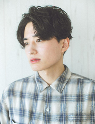 メンズマッシュ　センターパート　ニュアンスパーマ