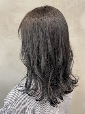 ダークグレージュ