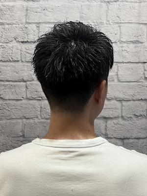 メンズ／束感ショート／ツーブロック／刈り上げ／アップバング