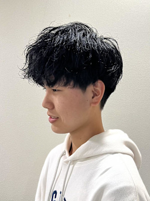 【平山明樹】緩め縦落ちスパイラルパーマ