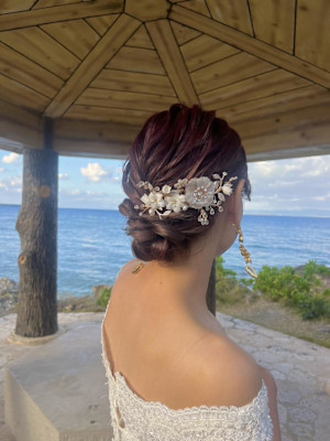 ゆるめのシニヨン