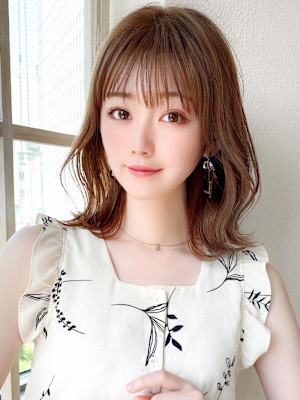 ひし形ショートボブレイヤーイメチェン美髪ホワイトブロンド