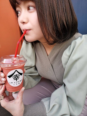 'BEBE(ベベ)レディースカット