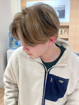 カルマパーマ センターパート マッシュ ローライト ベージュ