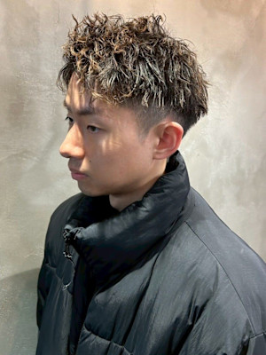 ツイスパ ツーブロック メンズパーマ 刈り上げ 20代