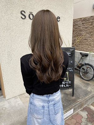 ベージュカラー