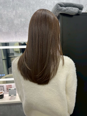 オリーブベージュ