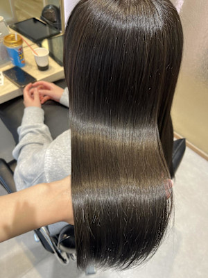 ダークグレージュ