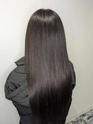 艶々ロングヘアーに