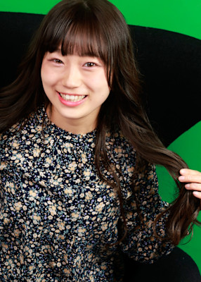 光を受けるたび、柔らかく透き通るような艶感◎ダークグレージュ