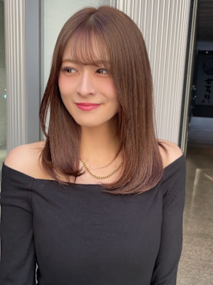 ベージュカラー シースルーバング ミディアムレイヤー