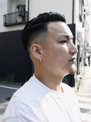 スキンフェード×サイドパート