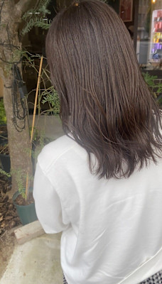 柔らかいナチュラルチャコールグレー