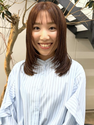 レイヤーカット ブラウンカラー ミディアムレイヤー 艶髪 