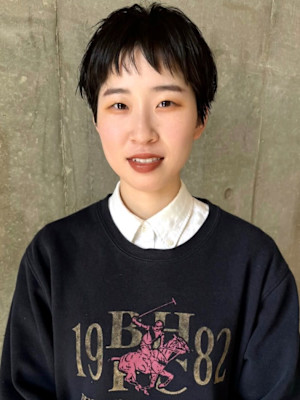 ベリーショート 黒髪 マッシュショート 大人ショート オン眉