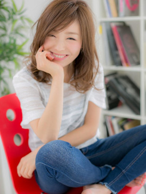 ラフな動きに大人のカワいさ♪　sweetミディアムカール2