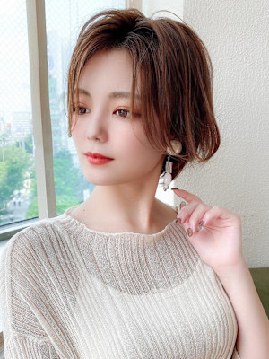 30代40代美髪ショートレイヤー極細ハイライト