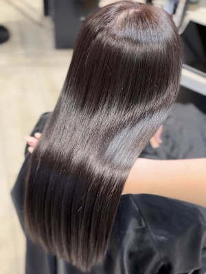 Mako / 銀座 ラベンダーグレージュ  艶髪 髪質改善