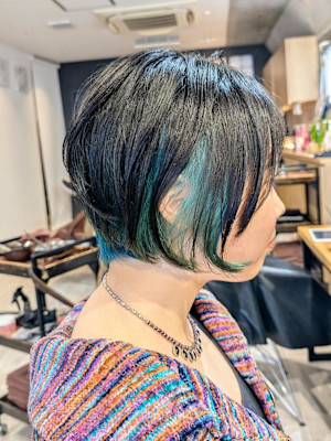 コンパクトショート×ブルーグリーンインナーカラー