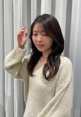 顔まわりレイヤー×柔らかブラウンカラー