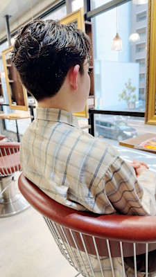 シンプルなイケメンヘア。