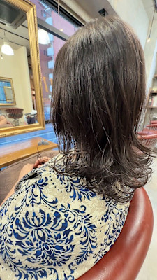 大人小顔似合わせレイヤーカット。