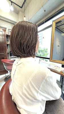 大人小顔似合わせレイヤーカット。